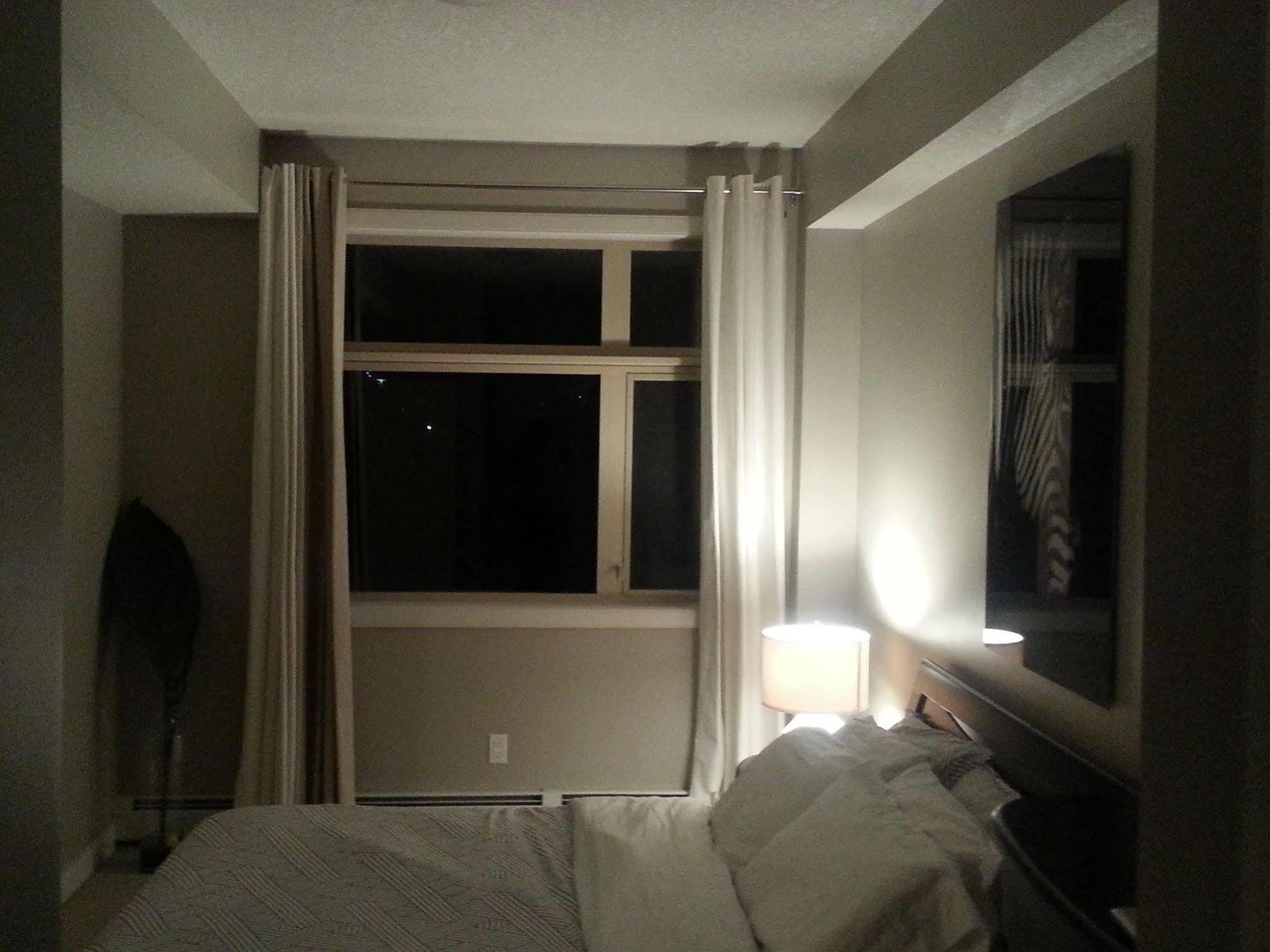Pinnacle Inn & Suites Aspen YYC Екстериор снимка